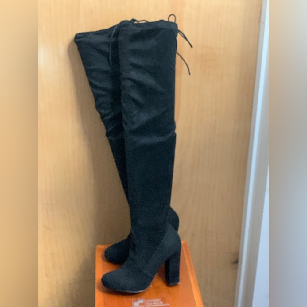 Lulus Black Over-the-Knee Women's Suede Boots.     Size-7.5  Glam Bombshell - Picture 2 of 4